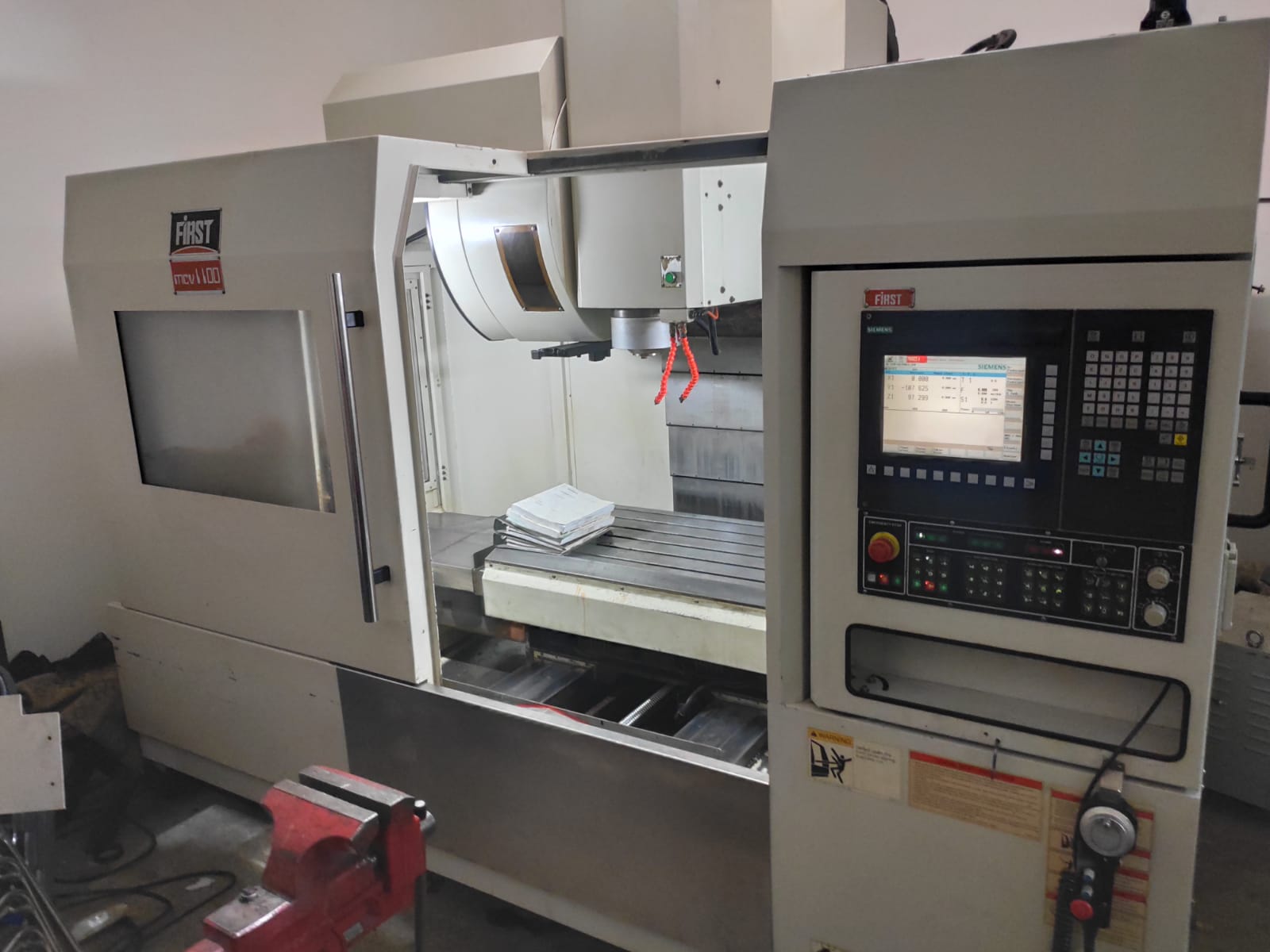 2010 FİRST MCV1100 CNC İŞLEME MERKEZİ